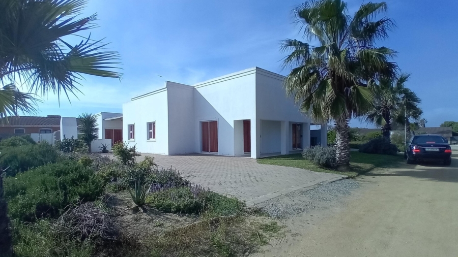 5 Bedroom Property for Sale in Bluewater Bay Western Cape